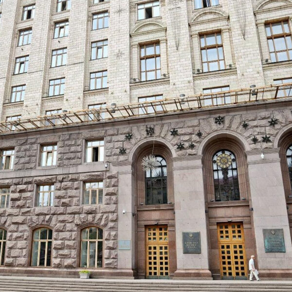 Руйнує довіру до України: Борислав Береза заявив про підготовку владою обшуків та вручення підозр депутатам Київради