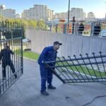 У Києві демонтували паркани, якими житловий комплекс RiverStone відгороджував набережну…