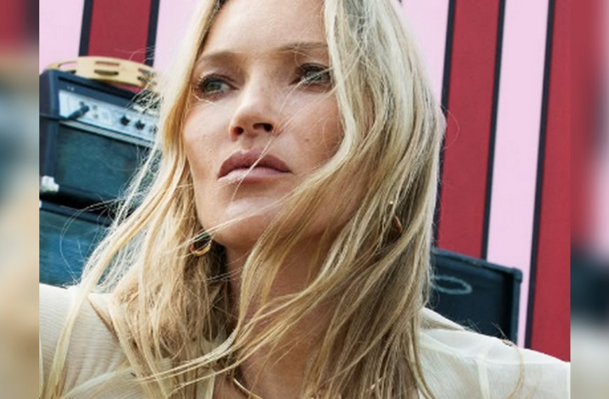 Кейт Мосс влаштувала «оголену зйомку» під час відпустки на Ібіці