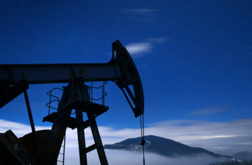 Нафта дешевшає після зростання напередодні