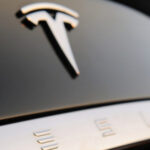 Продажі Tesla у Британії й Німеччині впали на понад 55%…
