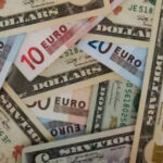Долар восени: вартість придбання зросте, спред розшириться.
