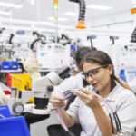 Smiths Group збуває електронний бізнес американській Koch за 1,75 мільярда…