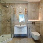 Яка плитка візуально зменшує ванну: помилка 90% господарів, яку легко…