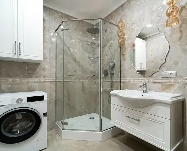 Який колір для ванної вже вийшов із моди: 3 рішення, які зроблять її стильною