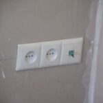 Чому не можна економити на розетках: фатальна помилка, яку потім…