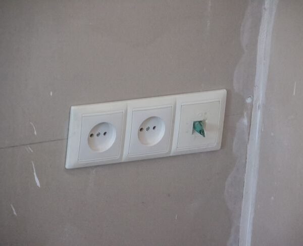 Чому не можна економити на розетках: фатальна помилка, яку потім виправити майже неможливо