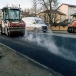 У ключовій транспортній магістралі неподалік Чернівців усувають руйнування.