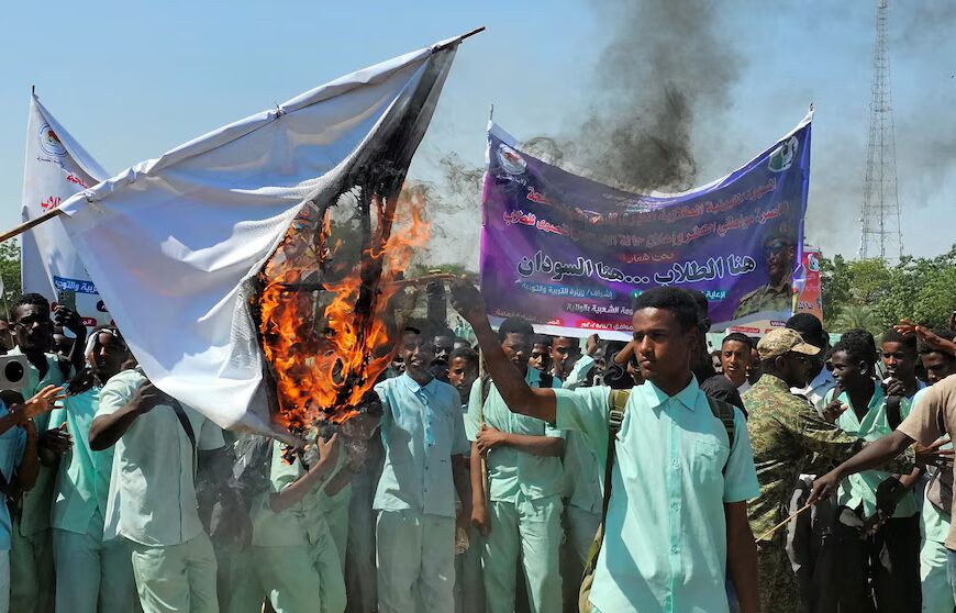 Жахливі історії з'являються з Дарфура після того, як повстанці взяли під контроль ключове місто