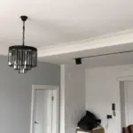 Дизайнерський прийом, який візуально підніме будь-яку стелю на 50 см