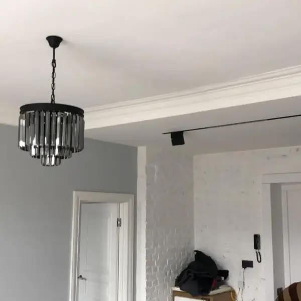 Дизайнерський прийом, який візуально підніме будь-яку стелю на 50 см