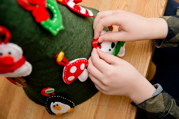 Деякі роблять ялинку з тканини