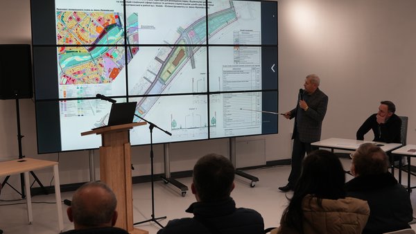 “Що вам ще недобре?” Чим закінчилися громадські слухання щодо будівництва уздовж дамби…