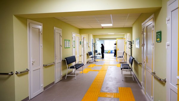 Інклюзивна, має котельню і укриття: у Богданівці на Київщині відновили амбулаторію