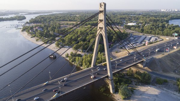 Кличко пояснив, чому в Києві під час війни ремонтують дороги та мости