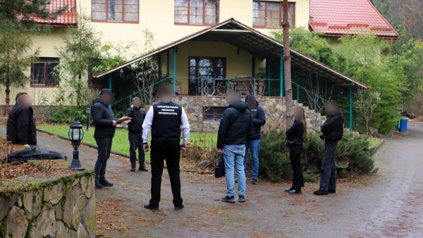 Незаконний курорт у лісі на понад 150 млн грн: підозрюють експомічника нардепа…