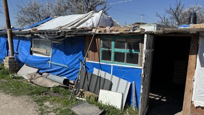 Третій рік відбудови: у Посад-Покровському люди досі живуть у модульних будинках