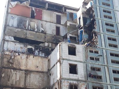 Зруйнована російською ракетою багатоповерхівка в Умані: на якому етапі трирічна відбудова