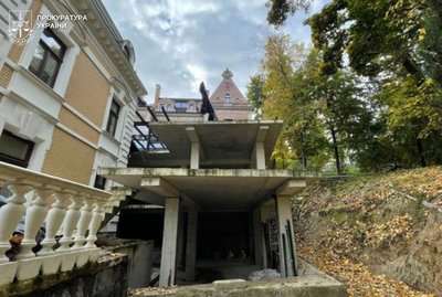 У Львові суд зобов’язав знести незаконно збудовану триповерхову будівлю біля Стрийського парку