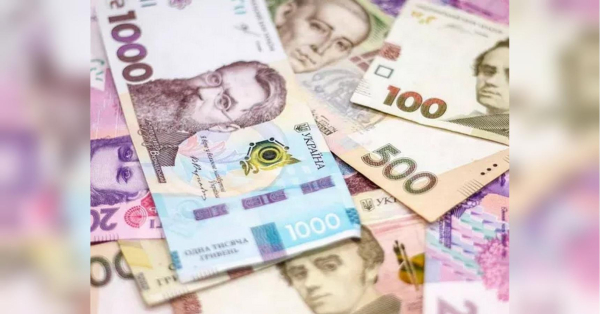 Зарплата в Україні зростає, але й борги з неї — теж