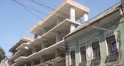 Будинок зависокий? Чому новобудова на Шептицького у Чернівцях відрізняється від візуалізації й чи є порушення