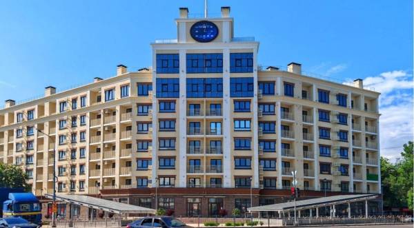 У Маріуполі жителів змушують судовим шляхом оплачувати “безкоштовні” ремонтні роботи.