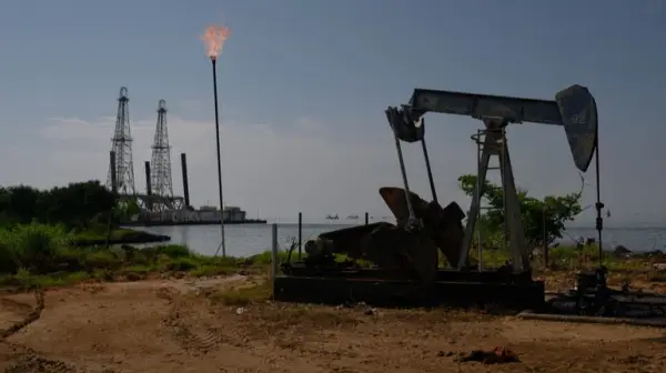Нафтопереробні заводи та трейдери розпочали боротьбу за нафту Венесуели