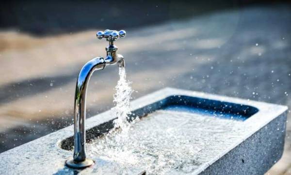 Забруднення водних ресурсів: Джерела, Вплив та Стратегії запобігання у мережах водопостачання
