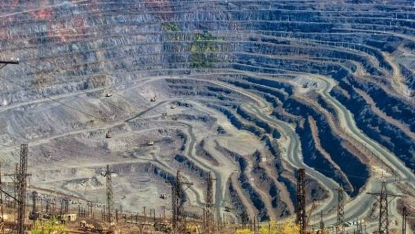 Південний ГЗК тимчасово зупиняє діяльність через напади агресора на комерційні судна