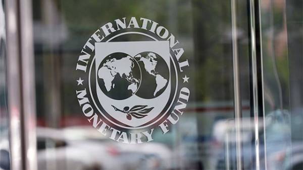 Колишні посадовці та експерти звернулися до МВФ з проханням не вимагати скасування змін до правил щодо PEP.