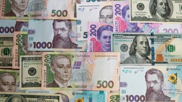 За перші сім місяців 2026 року українці задекларували 323,9 мільярда гривень доходу за 2025 рік, причому найбільшу суму задекларував мешканець столиці.