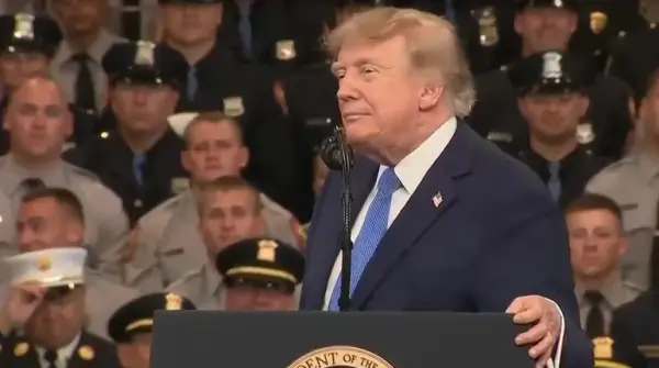 Трамп повідомив про намір оголосити Ормузьку протоку американськими володіннями.