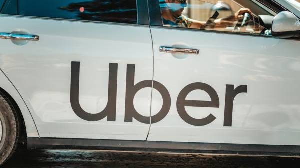 Uber зазнала найвищого в історії Європи штрафу розміром 825 мільйонів євро через автоматичне блокування облікових записів водіїв