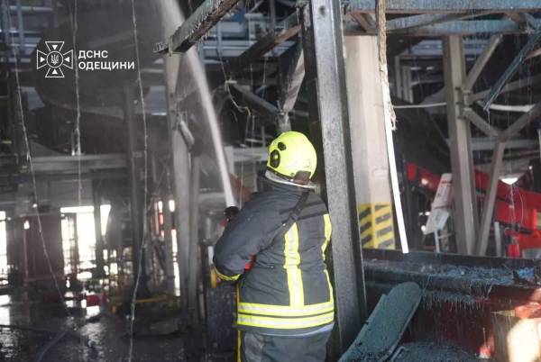 Оновлення. РФ завдала ударів по складах на Київщині та терміналу «Нової пошти» в Одесі