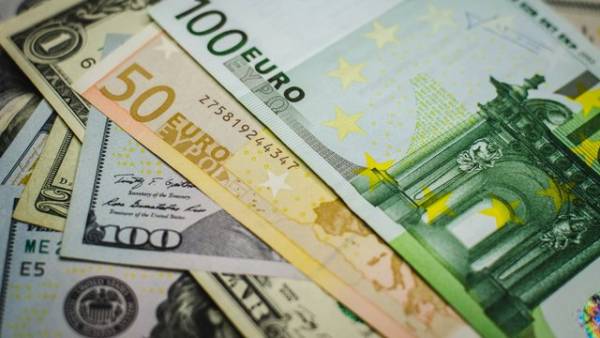 У липні 2026 року чиста купівля валюти громадянами скоротилася до 0,5 мільярда доларів.