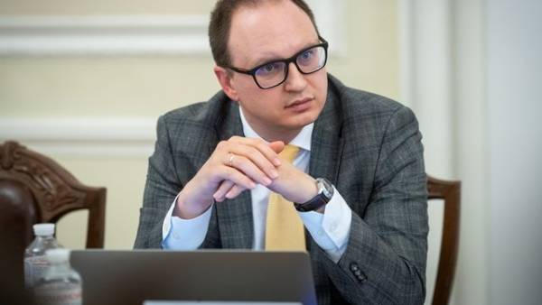 Зменшення частки зовнішнього перестрахування в Україні, яке і так було незначним.