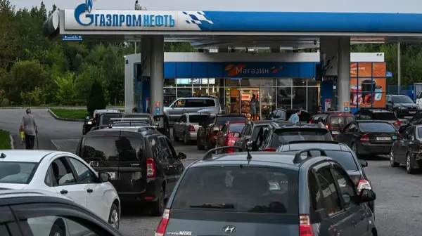 Кілька російських регіонів знову запровадили обмеження на продаж палива.