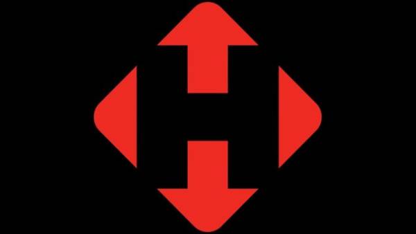 Нічна атака ворога призвела до знищення сортувального центру “Нової пошти” в Києві, внаслідок чого загинули троє осіб, а 8 отримали поранення.