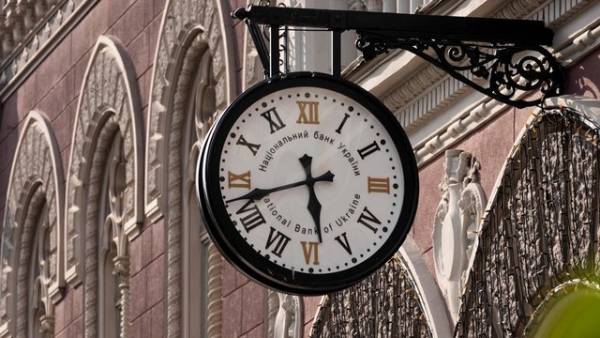 Національний банк України спростував дані про необхідність вказувати податковий номер і повний номер картки у квитанціях.