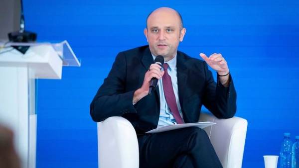 Мінекономіки обговорює зменшення прогнозу українського ВВП на 2026 рік через атаки та заблоковані морські порти.