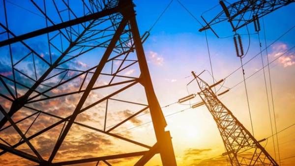 “Запоріжжяобленерго” відновило 500-метрову високовольтну лінію через річку Дніпро