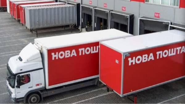 Нова пошта” трансформує відділення в локальні склади через російські атаки.