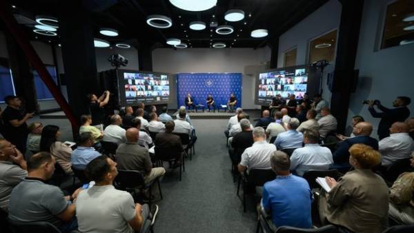 Зеленський: Карпатська інтеграційна ініціатива об’єднає понад 500 підприємців з різних держав