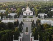 Зони харчування на ВДНГ відремонтують за 54 мільйони гривень, що призведе до вирубки частини дерев.
