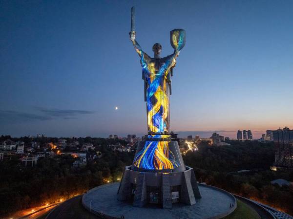 До Дня Незалежності монумент “Батьківщина-Мати” буде освітлено: коли можна буде спостерігати цю&hellip;