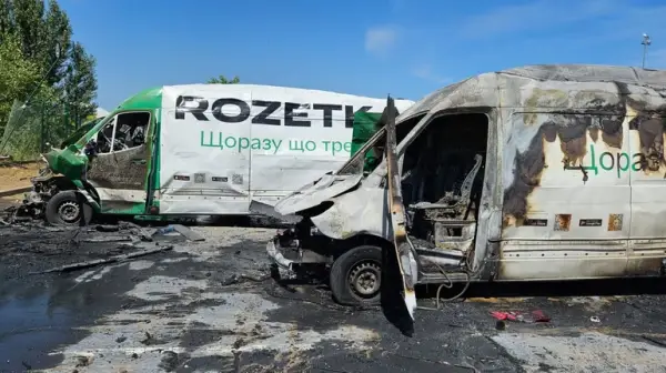 Росія здійснила ранкову атаку на склад Rozetka: одна людина загинула, семеро зазнали поранень.
