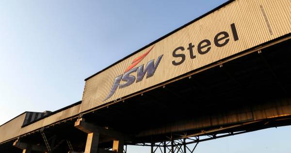 JSW Steel у липні збільшила виробництво сталі на 3% порівняно з минулим роком.