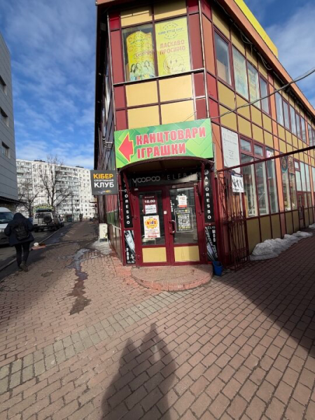 У Києві виставлено на продаж два комерційні об’єкти: вартість та розташування