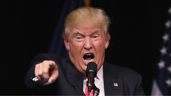 Трамп збільшить податки на автомобілі та сталь з Канади на 50%.