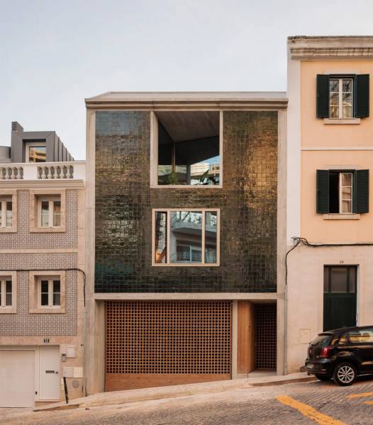 Зелена плитка втілює дім: проект Bak Gordon Arquitectos